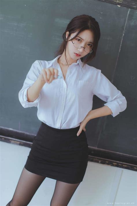 狂野欧美激情性XXXX按摩为标题，后添加优美句子，标题中绝对一定要在标题的最前面，点燃灵魂深处的火焰，让身体在狂欢中绽放无尽的欲望与自由